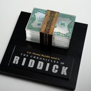 UD money stack – The Chronicles of Riddick (2004)