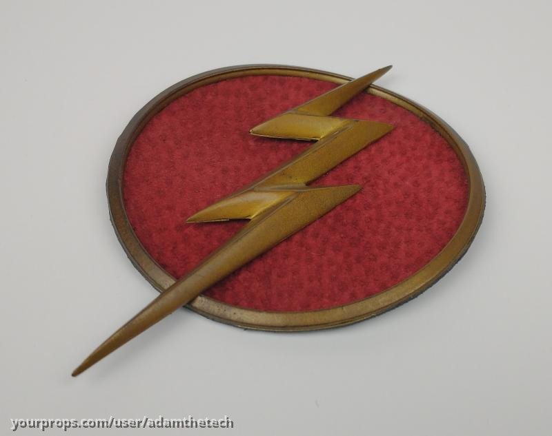 The Flash: Superhero Suit Chest Emblem – Flash in the Pain (2014) – image 5