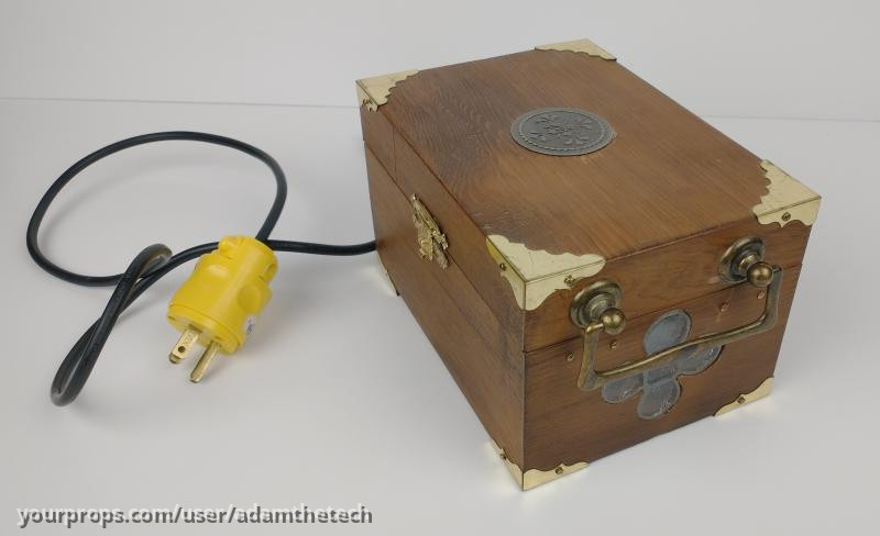 Evil Queen's Heart Box (working slide & light effect) – Once Upon a Time in Anatolia (2011) – image 1
