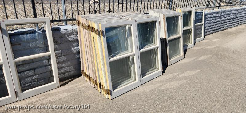 Windows from the Bates Motel – Bates Motel Comic Con (2013) – image 3