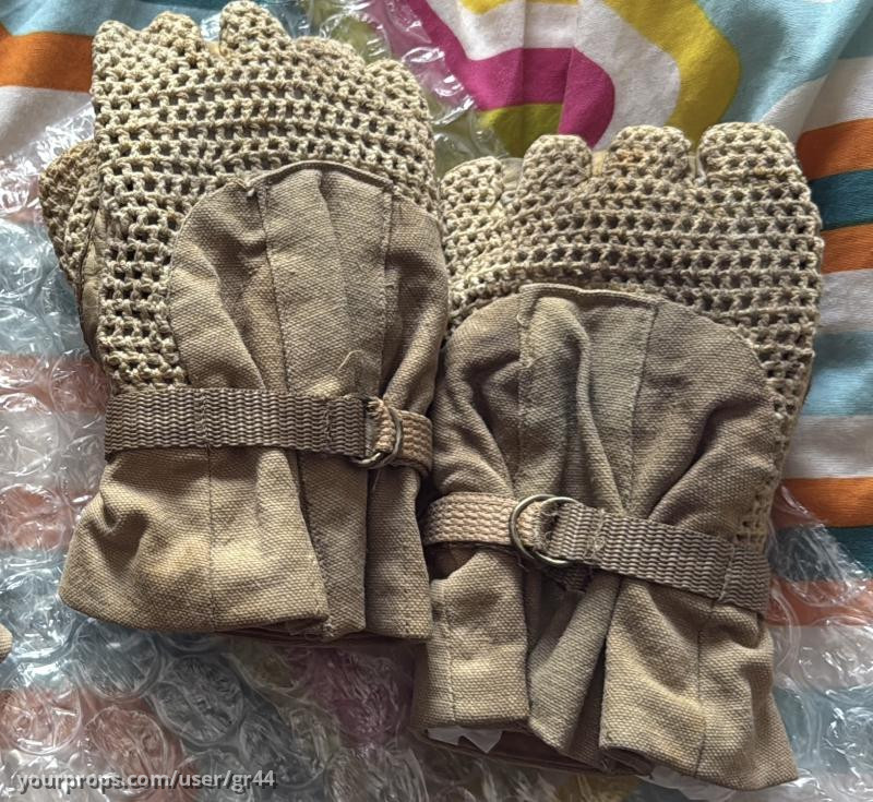 Ralf Moeller screen worn gloves – Universal Soldier (1992) – image 3