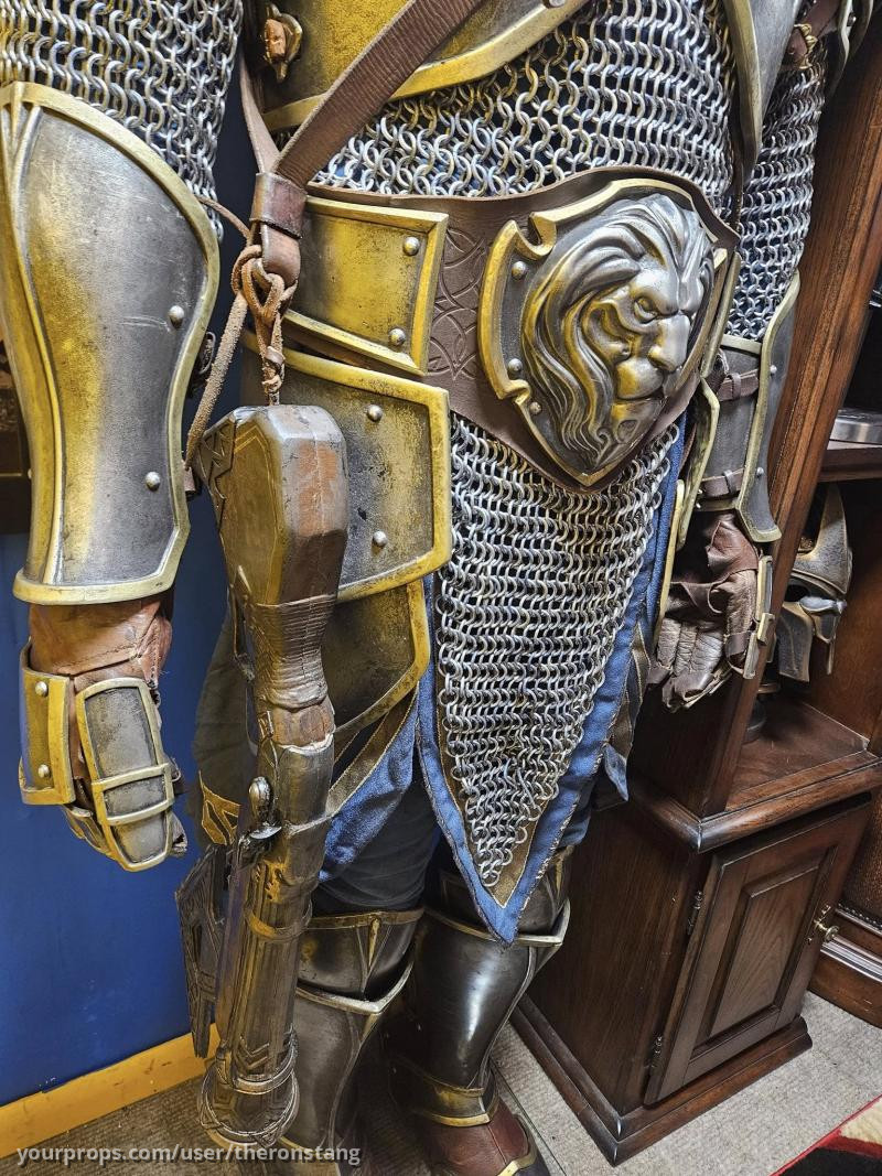 Alliance soldier armor and stunt weapons – Warcraft (2016) – image 2