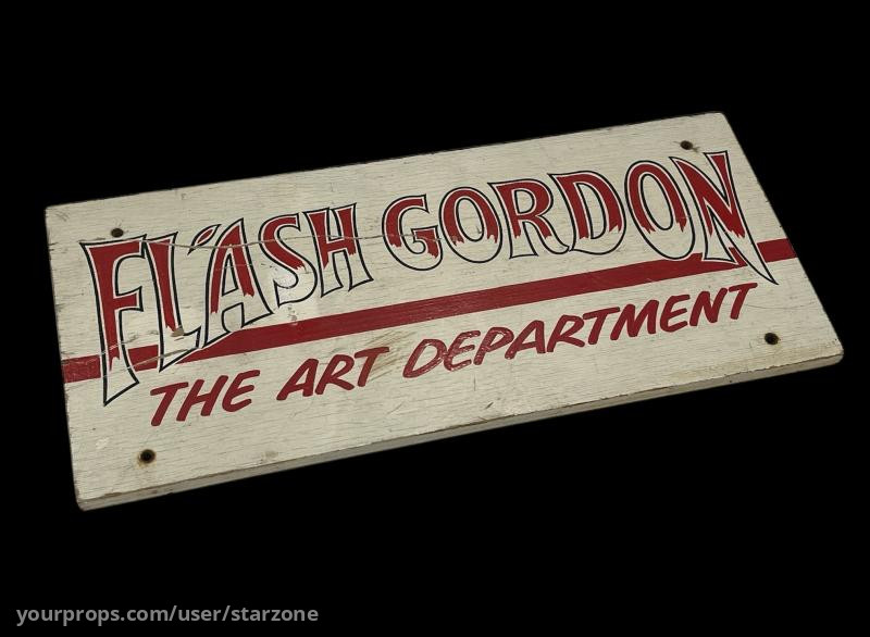 Wooden Sign – Flash Gordon (1980) – image 1