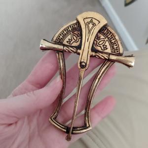 Centaur Cloak Pin – The Chronicles of Narnia: The Lion, the Witch and the Wardrobe (2005)