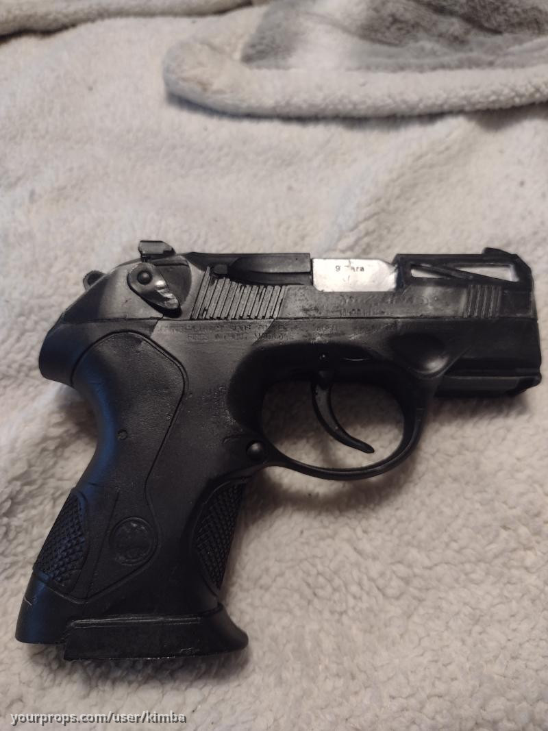 Alex's DEO issue gun – Supergirl (2015) – image 1