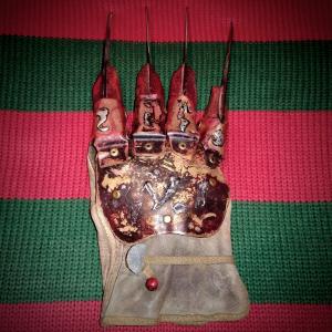 Freddy's Hero Glove – A Nightmare on Elm Street 4: The Dream Master (1988)