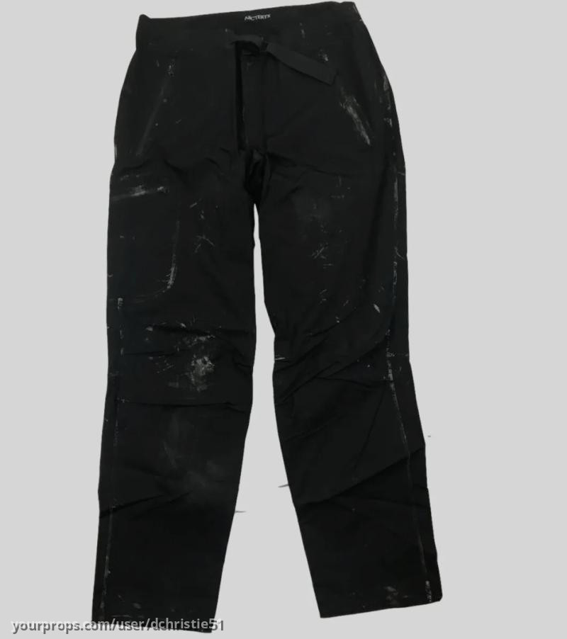 Bodhi’s (Edgar Ramirez) Rock Climbing Costume – Point Break (2015) – image 3