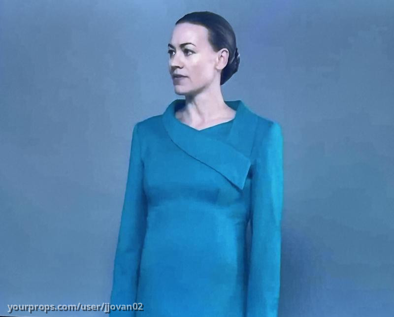 Serena Joy Waterfords photo shoot screen worn dress – The Handmaid's Tale (2017) – image 2