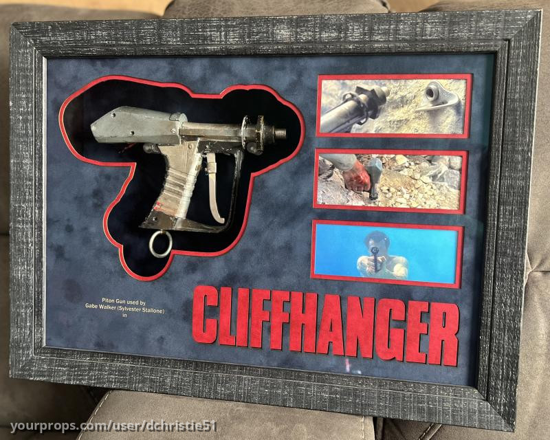 Sylvester Stallone’s Piton Gun – Cliffhanger (1993) – image 2
