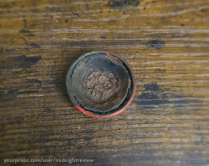 "Jigsaw" Brown Paint Used in Puppet Painting Scene – Saw III (2006) – image 3
