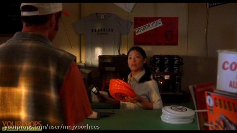 Tremors 3 Back To Perfection Original Frisbee Movie Prop – Tremors 3: Back to Perfection (2001) – image 9