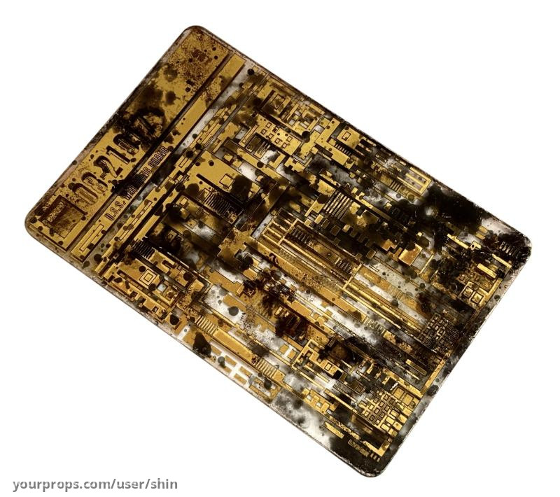 Isolinear optical chip – Star Trek: Discovery (2017) – image 3