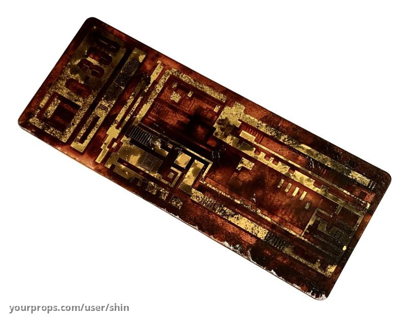 Isolinear optical chip – Star Trek: Discovery (2017) – image 3