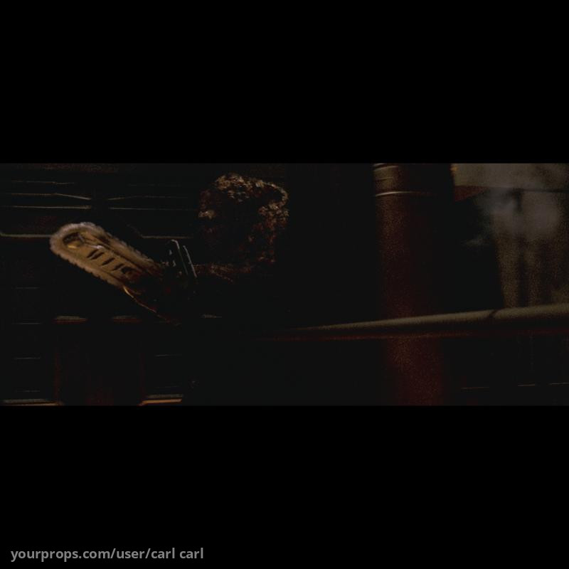 Karl Urban Hero Chainsaw – Doom (2005) – image 5