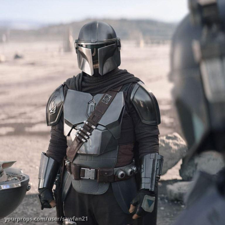 The Mandalaorian's (Pedro Pascal) Screen Worn Balaclava – The Mandalorian (2019) – image 3