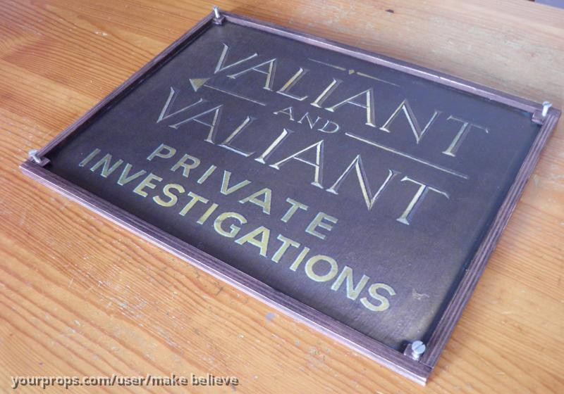Valiant and Valiant Private Investigations wooden sign – Who Framed Roger Rabbit (1988) – image 2