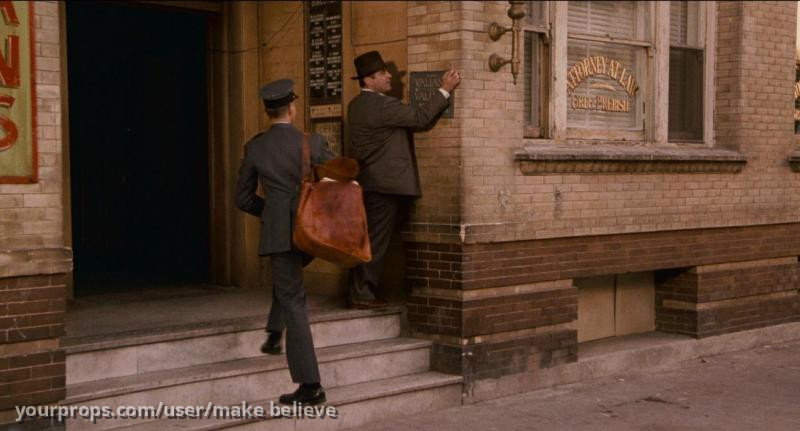 Valiant and Valiant Private Investigations wooden sign – Who Framed Roger Rabbit (1988) – image 3