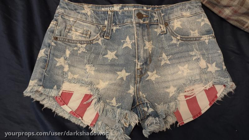 Sarah's Bikini and Shorts – Cobra Kai (2018) – image 7