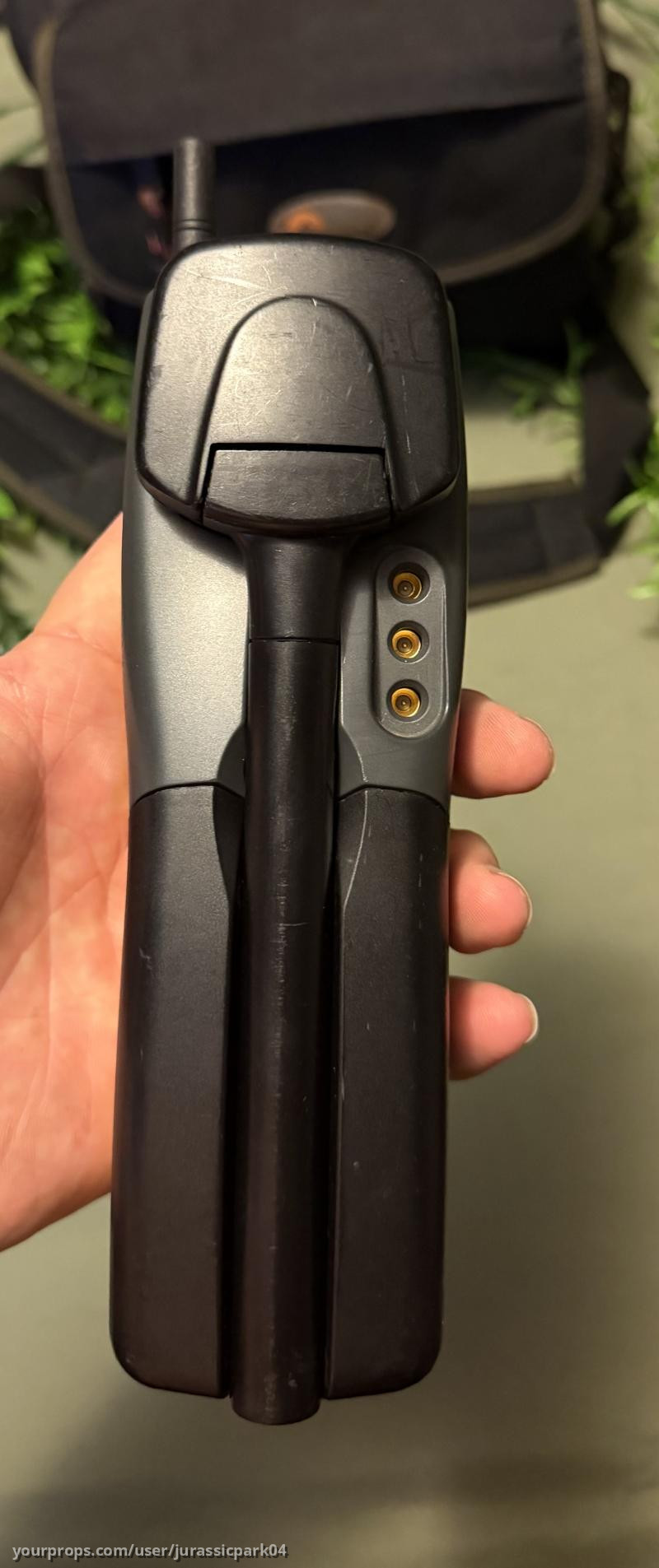 Satellite phone used in Jurassic park 3 – Jurassic Park 3 (2020) – image 3
