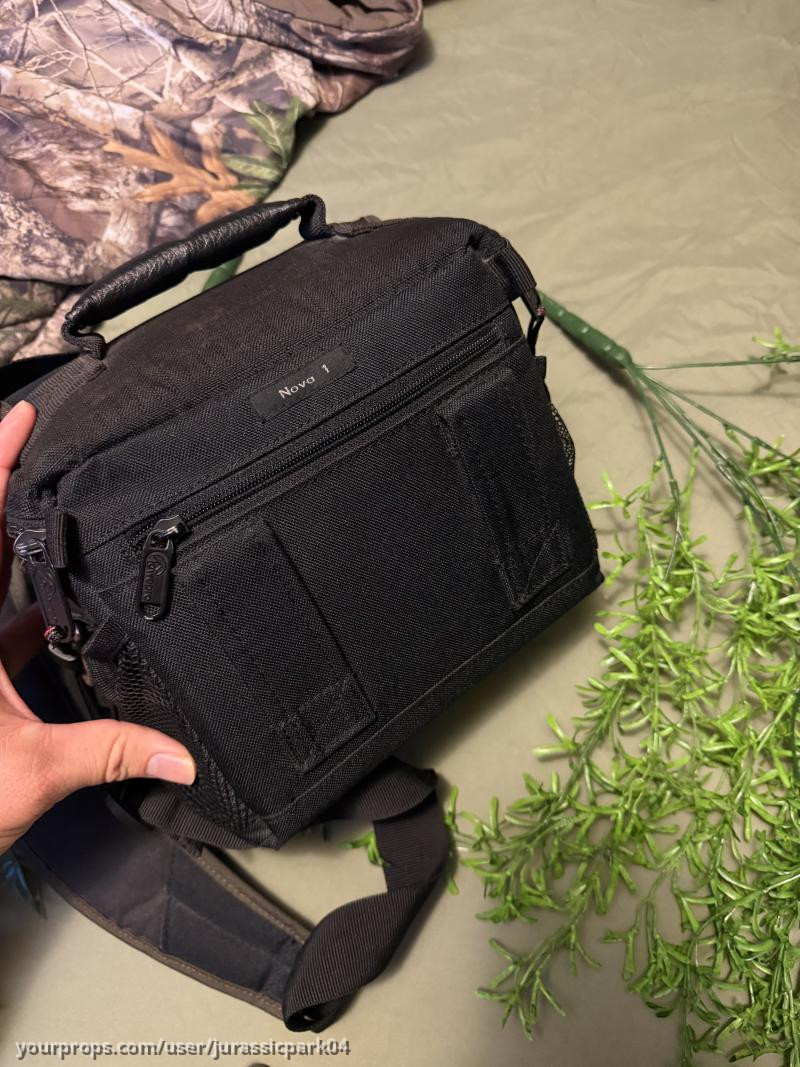 Billy's Lowepro Nova 1 Camera Bag – Jurassic Park 3 (2020) – image 7