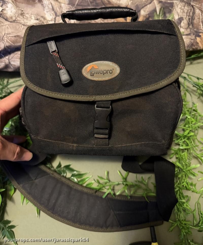 Billy's Lowepro Nova 1 Camera Bag – Jurassic Park 3 (2020) – image 8