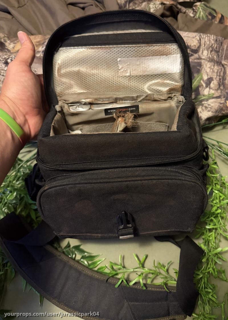 Billy's Lowepro Nova 1 Camera Bag – Jurassic Park 3 (2020) – image 9