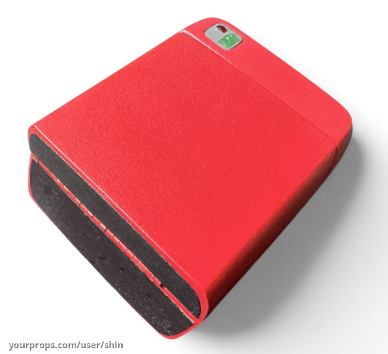 Red Tricorder – Star Trek: Voyager (1995) – image 3