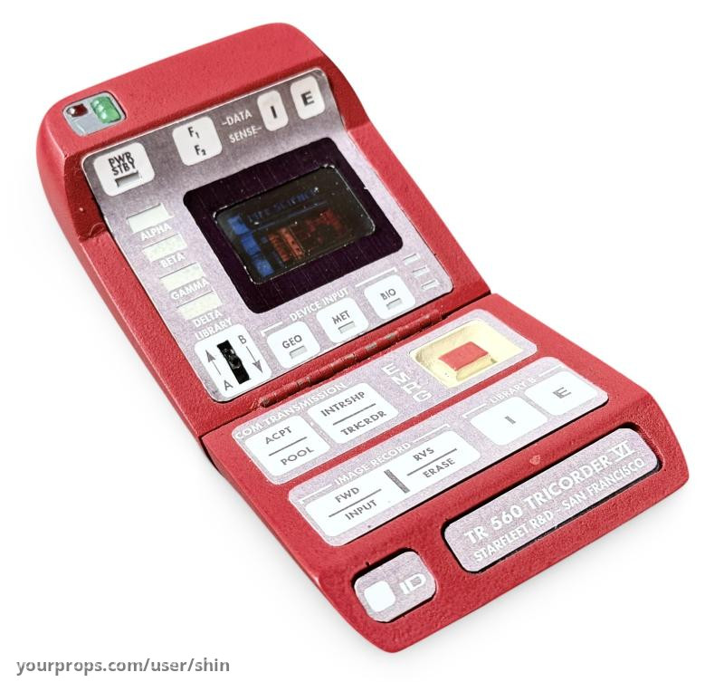 Red Tricorder – Star Trek: Voyager (1995) – image 6