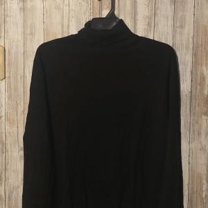 Shepard Screen Worn Stunt Double Turtle Neck Shirt & Shorts – Death of a Unicorn (2025)