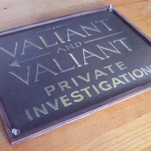 Valiant and Valiant Private Investigations wooden sign – Who Framed Roger Rabbit (1988)