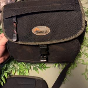 Billy's Lowepro Nova 1 Camera Bag – Jurassic Park 3 (2020)