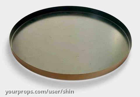 METAL TRAY WITH CLOTHING HANGER – Star Trek: Strange New Worlds (2022) – image 2