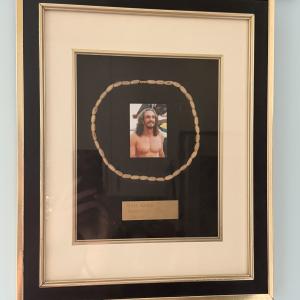 Claude (Hank Azaria) Screenworn Shell Necklace – Along Came Polly (2004)