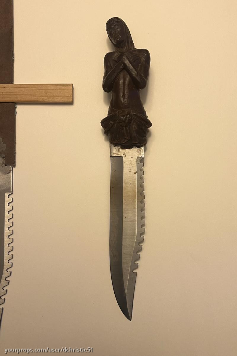Street Preacher (Dolph Lundgren) Crucifix Knives – Johnny Mnemonic (1995) – image 3