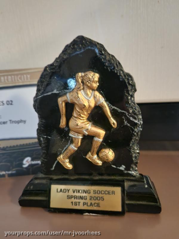 Heroes Original Claire Bennet Bedroom Soccer Trophy Prop – Heroes (2006) – image 1
